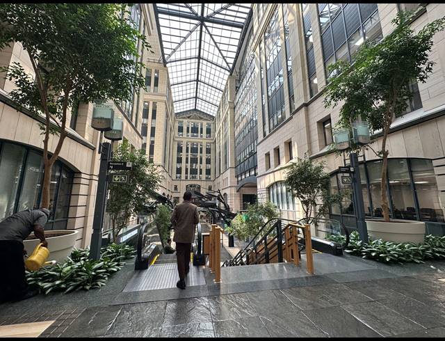 1,295M² OFFICE TO LET IN SANDTON CENTRAL